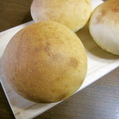 A picture of Simple Hand-Kneaded Bread (proved in the fridge).