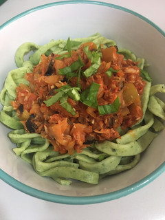 Una foto de Salsa de tomate con atún
