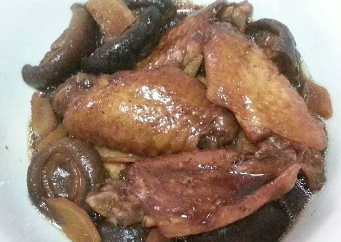 Recipe of Favorite Stew chicken wings with Chinese mushroom