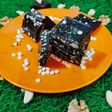 ચોકલેટ ડ્રાયફ્રુટ્સ ચીક્કી (Chocolate Dryfruits Chikki Recipe In Gujarati)