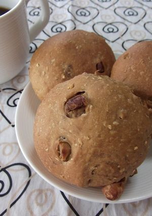 A picture of Coffee Bread with Nuts.