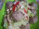 Tumis labu siam, tempe, bakso