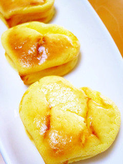 A picture of Cream Cheese Cupcakes.