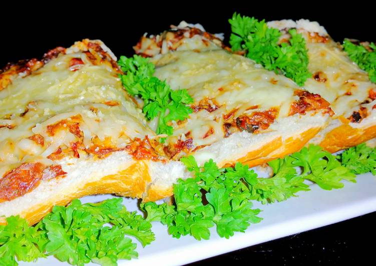 Simple Way to Make Award-winning Mike&#39;s Garlic Commanders Bread