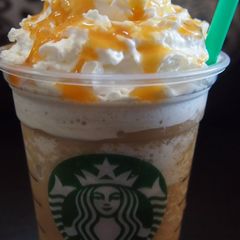 A picture of Starbucks-style Caramel Frappuccino.