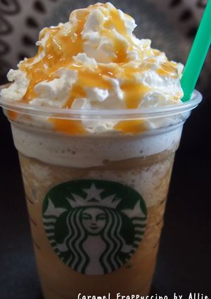 A picture of Starbucks-style Caramel Frappuccino.