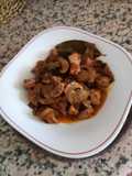 Magro con pimientos verdes berenjena y champiñón