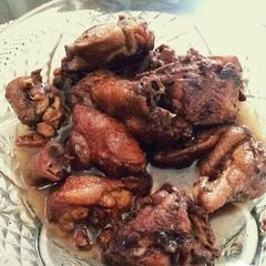A picture of Chicken adobo.