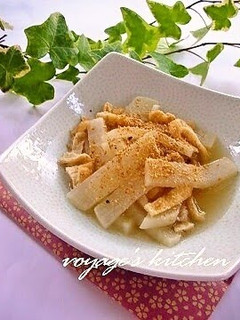 A picture of Daikon Radish and Fried Tofu Simmered in White Dashi.