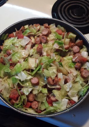 A picture of Smoked sausage & cabbage.