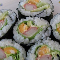 A picture of Lettuce Sushi Rolls.