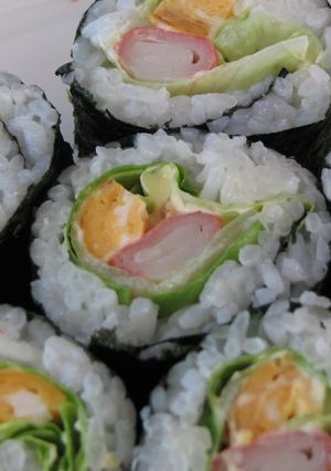 A picture of Lettuce Sushi Rolls.