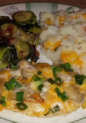 A picture of Smothered Chicken.