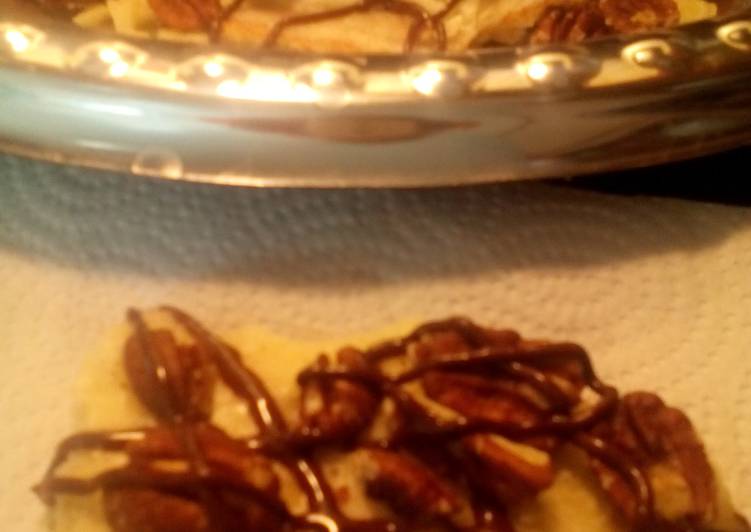 Recipe of Homemade sunshine&#39;s toffee pecan grahams