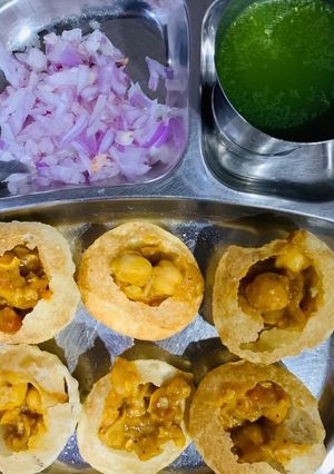 A picture of Pani Puri.