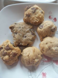 A picture of Banana chocolate chip cookies.