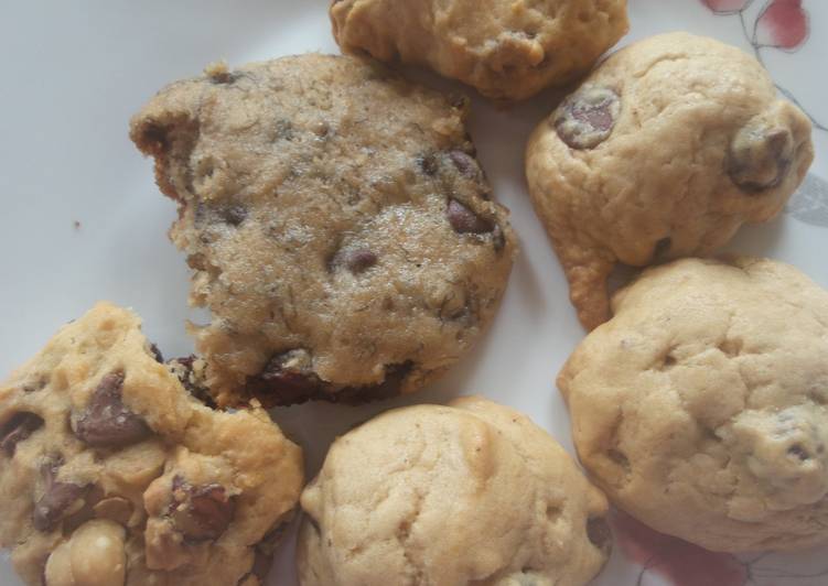 Banana chocolate chip cookies