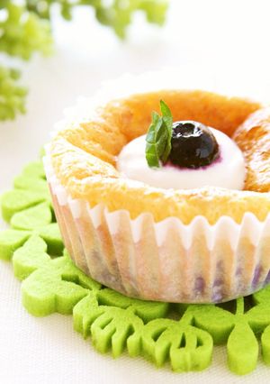 A picture of Tiny Blueberry Cheesecakes.