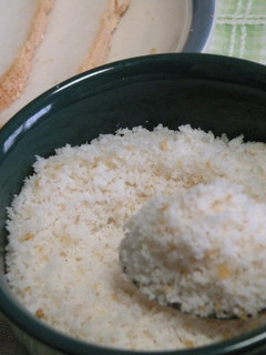 A picture of DIY Flour-Free Panko from Rice Bread.