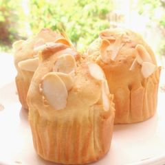 A picture of Banana Cupcakes.