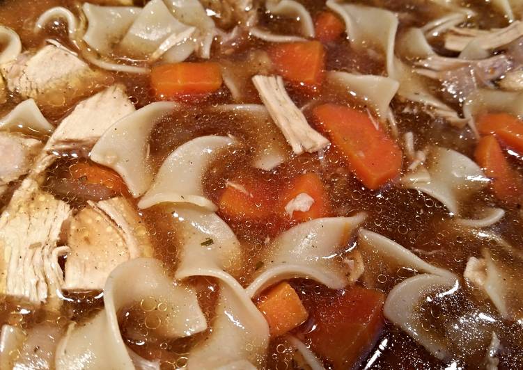 How to Make Favorite Crockpot Chicken Noodle Soup