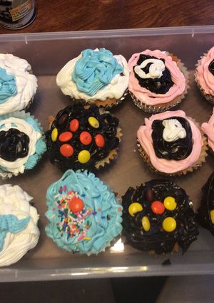 A picture of Sweet Lover Birthday Cup Cakes.