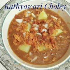 A picture of Kathyawari Gujrati Choly.