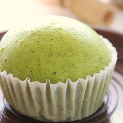 A picture of Steamed Matcha Green Tea Buns with Pancake Mix.