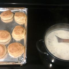 A picture of Sausage Gravy.