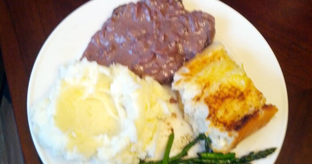 Venison steaks with red wine blue cheese sauce Recipe by Jimbo707 Cookpad