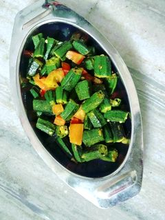 अचारी भिंडी (achari bhindi recipe in Hindi) रेसिपी मुख्य फोटो