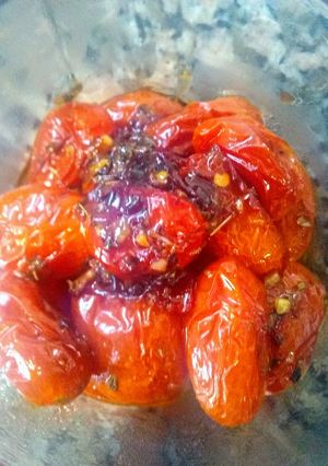 Una foto de Tomatitos Cherry confitados