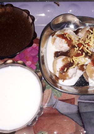 A picture of Dahi Vada.