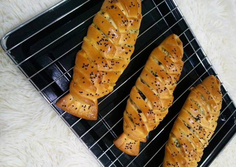 Steps to Prepare Award-winning Braided Cheesy Chicken Bread