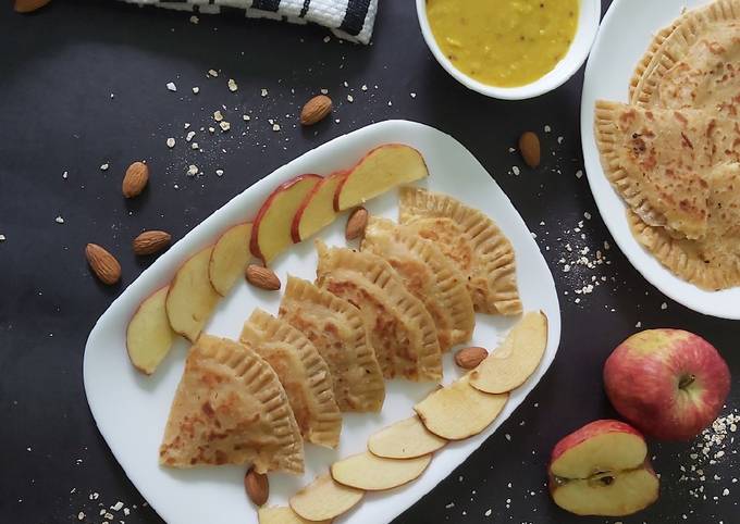 Almond Oats Stuffed Apple Packets