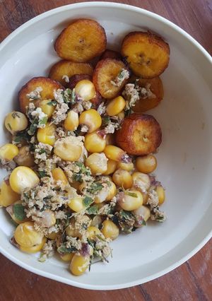 Una foto de Mote tejte con plátano frito