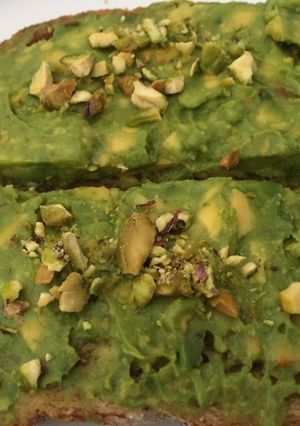 รูปของ ขนมปังหน้า อะโวคาโด avocado spread (healthy breakfast)