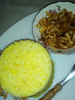 A picture of Curry rice and cabbage sauce.