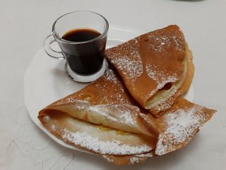 Crêpes a la confiture de fraises et d'oranges ☕