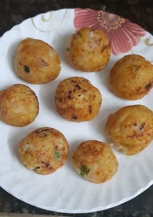 सूजी के अप्पे (suji ke appe recipe in Hindi) रेसिपी मुख्य फोटो