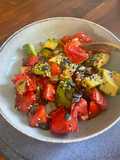 Gebratener Tomaten-Avocado-Salat
