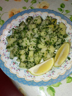Una foto de Ensalada de papas (patatas) y perejil