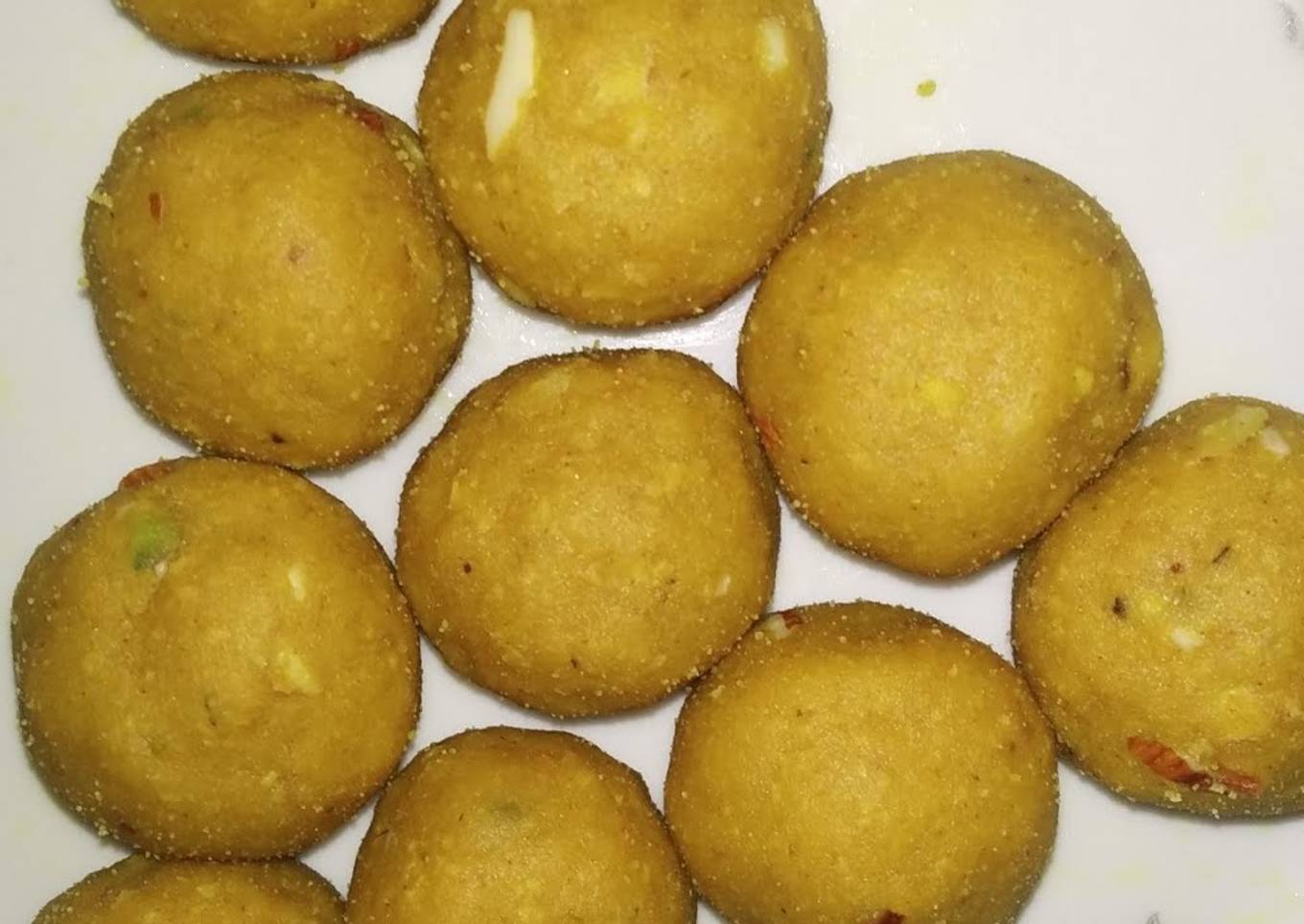 Besan ladoo