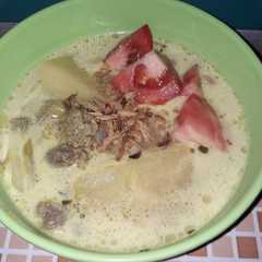 A picture of Soto Betawi.