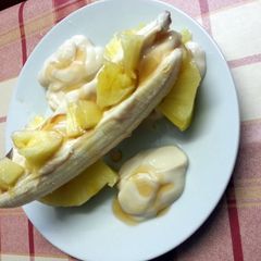 Skinny toffee banana & pineapple split A picture of Skinny toffee banana & pineapple split.