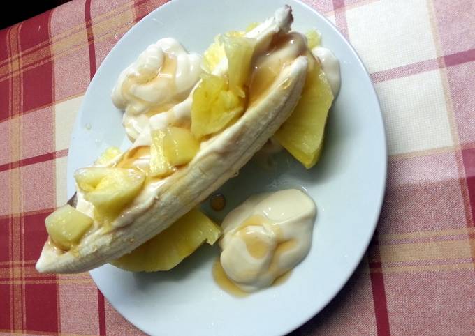 Skinny toffee banana & pineapple split