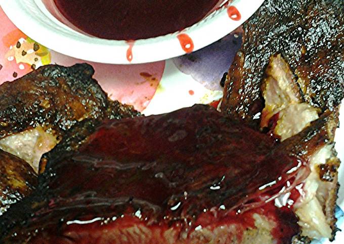 Pork spareribs with blackberry glaze