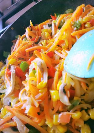 A picture of Stir fried pasta rice.
