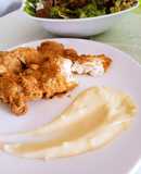 Φιλέτο κοτόπουλο σνίτσελ (πανέ) στον φούρνο με πουρέ vegan πατάτας & ένα μικρό μυστικό (gluten free)