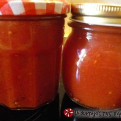 A picture of Homemade tomato sauce.